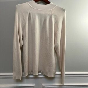 Banana Republic LN Cream Sweater With Sexy V-Neck Back Size XL